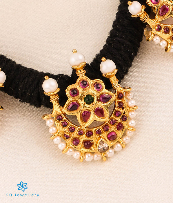 The Chandrodaya Silver Thread Necklace (Black)