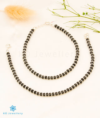 The Eshita Silver Black Bead Nazariya Anklets