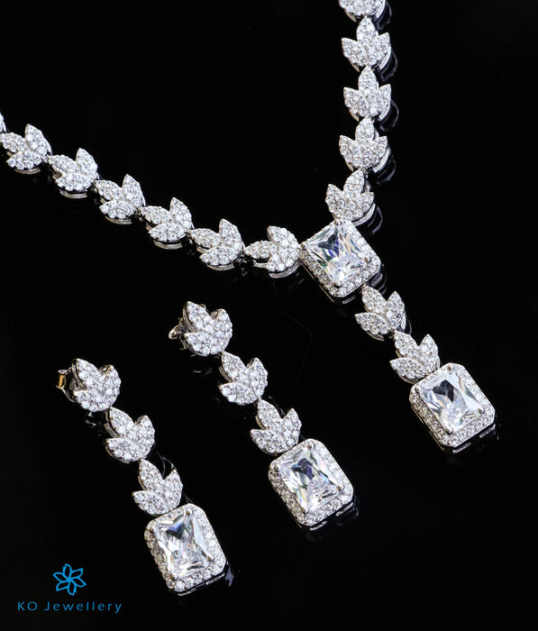 The Bijoux Sparkle Silver Necklace Set