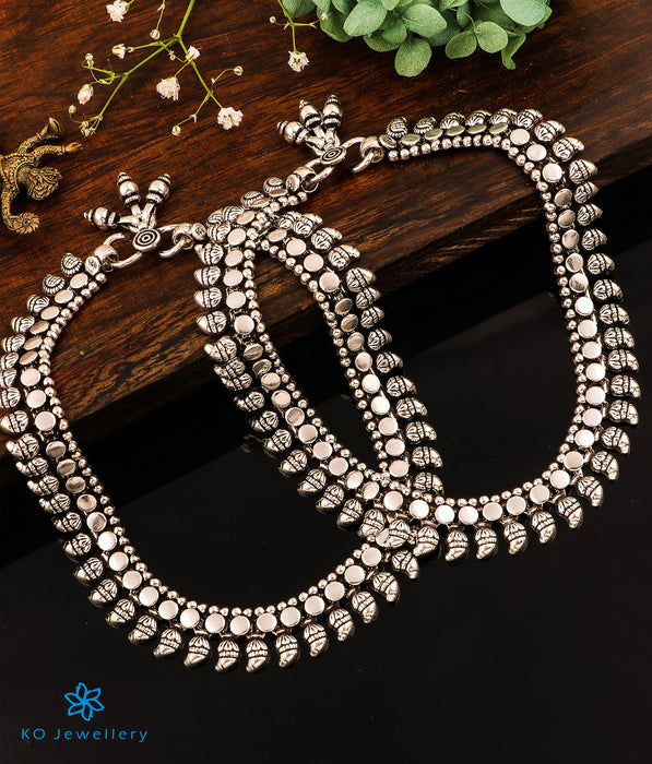 The Isharya Silver Paisley Antique Anklets