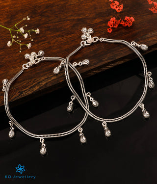The Pretty Charms Silver Chain Anklets