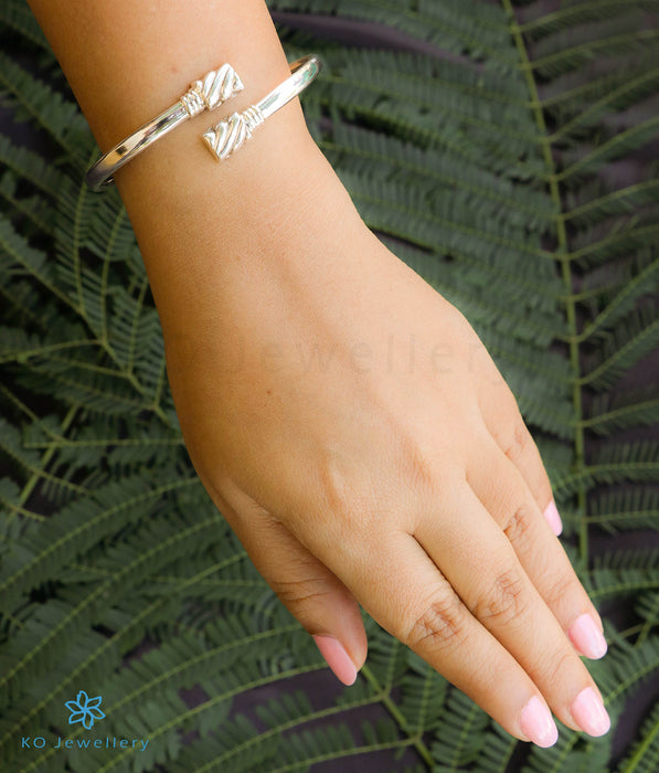 The Charmante Silver Openable  Bracelet