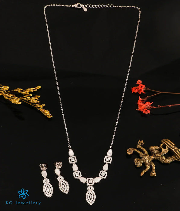 The Exotic Sparkle Silver Necklace & Earrings