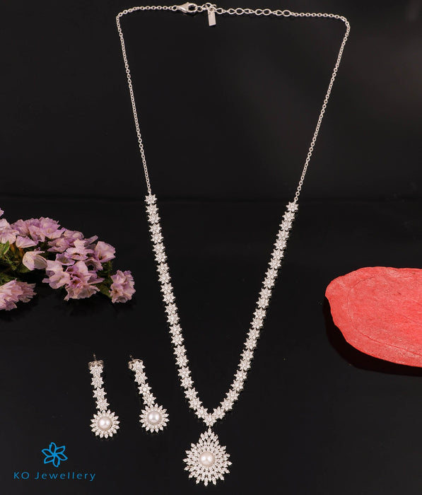 The Nora Silver Pearl Necklace Set