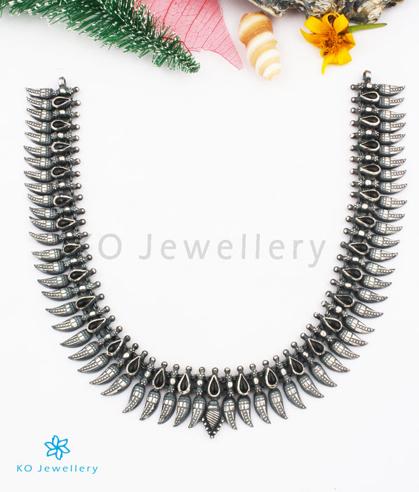 The Malligai Arumbumalai Antique Silver Necklace/Earrings (Blue)