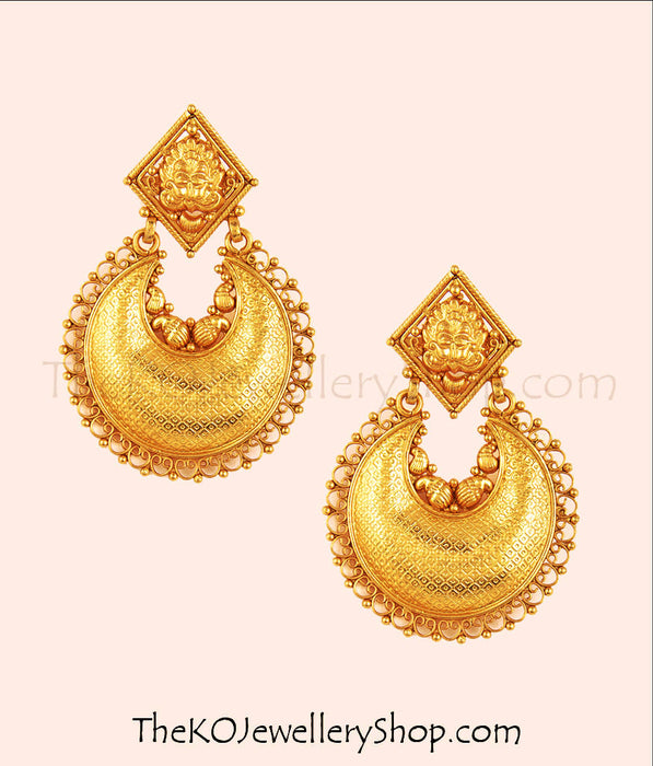 The Vedanti Silver Chand-Bali Earrings