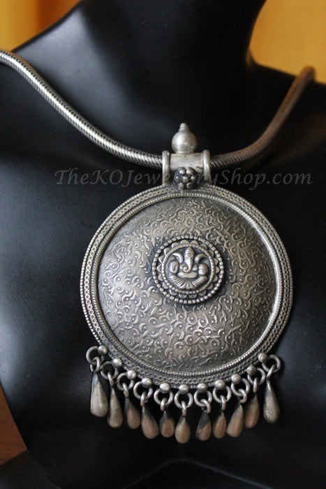 Circular pendant Antique design silver jewellery online purchase 
