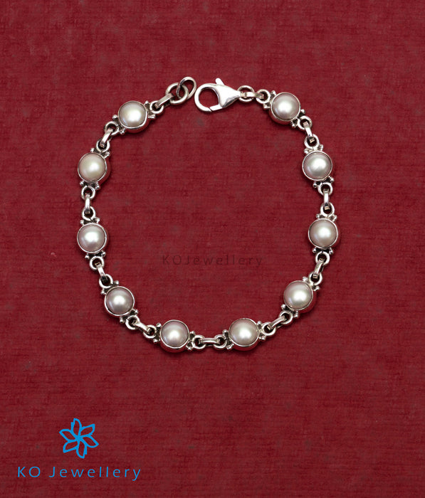 The Prisha Silver Pearl Bracelet