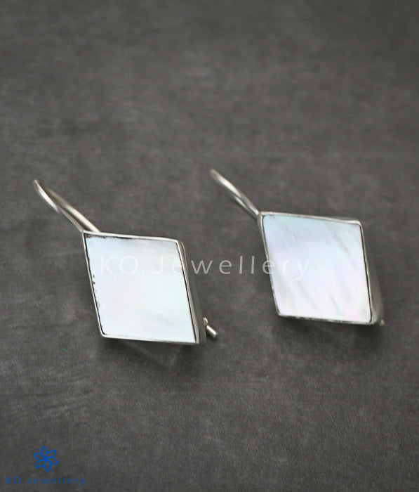 Diamond-shaped pure silver mother of pearl earrings