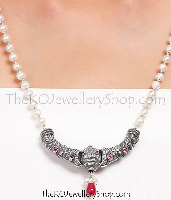 The Kanthirava Silver Pearl Necklace (Oxidised)