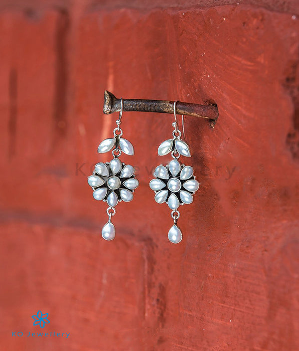 The Kriti Silver Earrings- Pearl