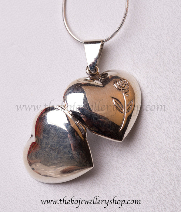 Buy online hand crafted silver pendant set  